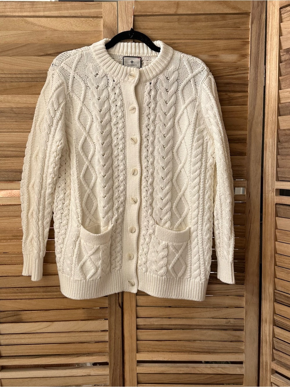 Tuckernuck Cable Knit Button-Front Cardigan in ivory size S